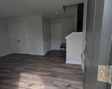 1322 Cedar Valley - Photo Thumbnail 6