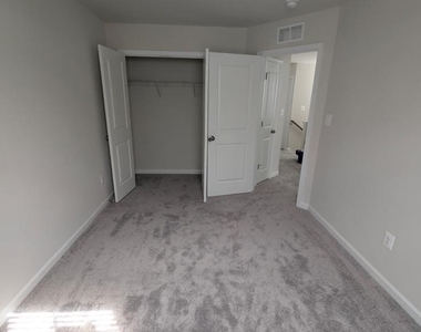 1322 Cedar Valley - Photo Thumbnail 16