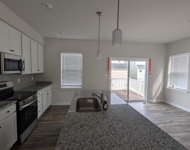 1322 Cedar Valley - Photo Thumbnail 3