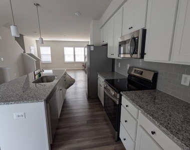 1322 Cedar Valley - Photo Thumbnail 2
