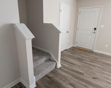 1322 Cedar Valley - Photo Thumbnail 5