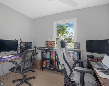 1703 Sherwood Dr - Photo Thumbnail 11