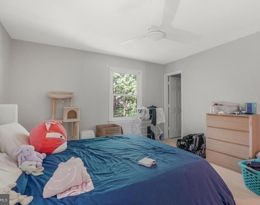 1703 Sherwood Dr - Photo Thumbnail 15