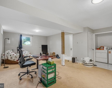 1703 Sherwood Dr - Photo Thumbnail 20