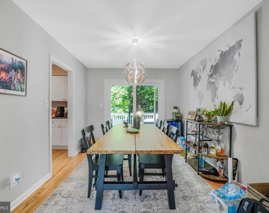 1703 Sherwood Dr - Photo Thumbnail 6