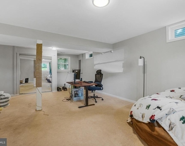 1703 Sherwood Dr - Photo Thumbnail 19