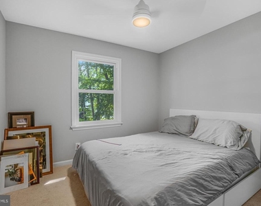1703 Sherwood Dr - Photo Thumbnail 13