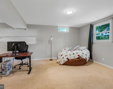 1703 Sherwood Dr - Photo Thumbnail 18