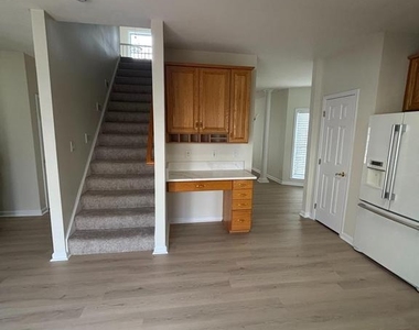 38 Hot Springs Way - Photo Thumbnail 10