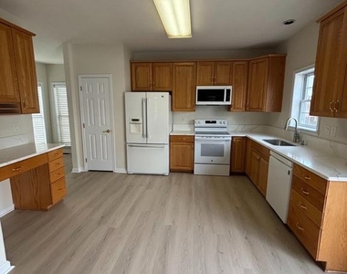 38 Hot Springs Way - Photo Thumbnail 9