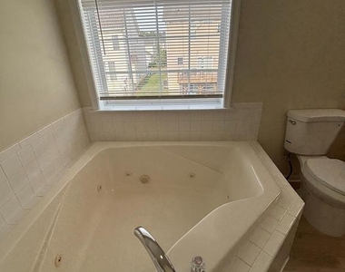 38 Hot Springs Way - Photo Thumbnail 20