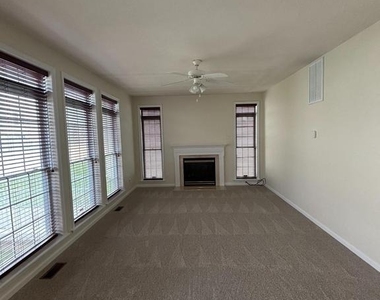 38 Hot Springs Way - Photo Thumbnail 11