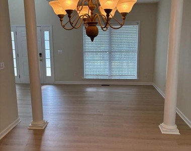38 Hot Springs Way - Photo Thumbnail 5