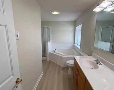 38 Hot Springs Way - Photo Thumbnail 21