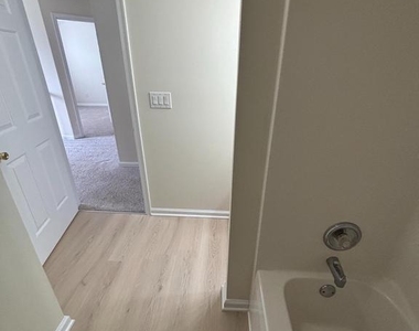 38 Hot Springs Way - Photo Thumbnail 15