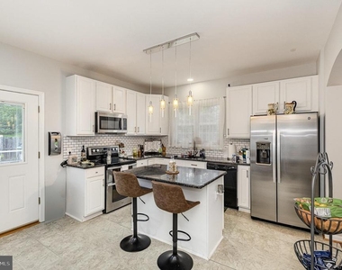 11814 Gardenia Drive - Photo Thumbnail 10