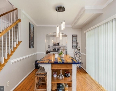 11814 Gardenia Drive - Photo Thumbnail 7