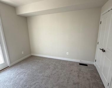 8144 Foxwood Drive - Photo Thumbnail 16