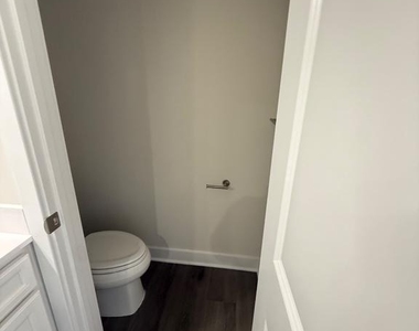 8144 Foxwood Drive - Photo Thumbnail 14