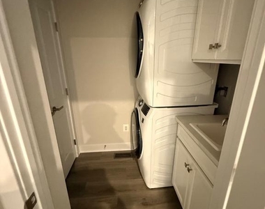 8144 Foxwood Drive - Photo Thumbnail 20
