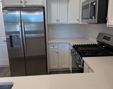8144 Foxwood Drive - Photo Thumbnail 4