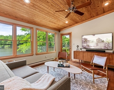 8255 Sunderman Place - Photo Thumbnail 10