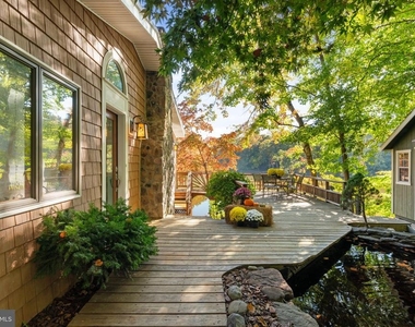 8255 Sunderman Place - Photo Thumbnail 3