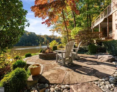 8255 Sunderman Place - Photo Thumbnail 9