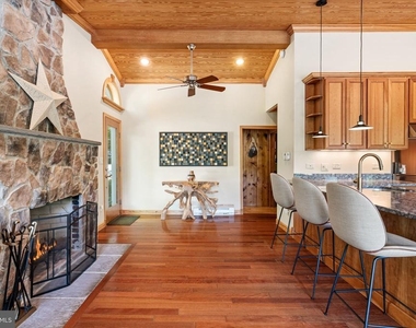 8255 Sunderman Place - Photo Thumbnail 16