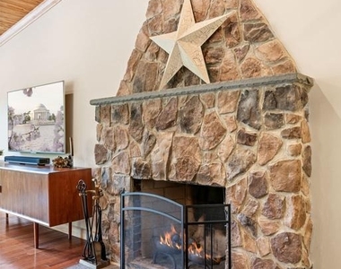 8255 Sunderman Place - Photo Thumbnail 18