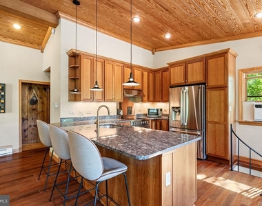 8255 Sunderman Place - Photo Thumbnail 17