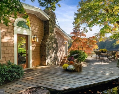 8255 Sunderman Place - Photo Thumbnail 1
