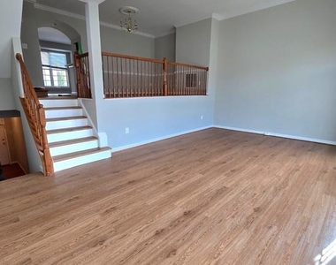 17513 Victoria Falls Drive - Photo Thumbnail 2