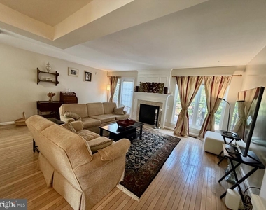 11535 Bertram Street - Photo Thumbnail 7