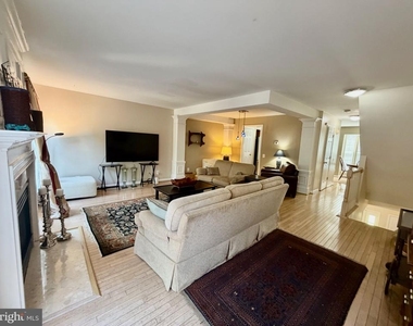 11535 Bertram Street - Photo Thumbnail 4