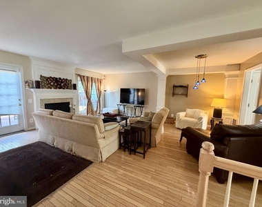11535 Bertram Street - Photo Thumbnail 8