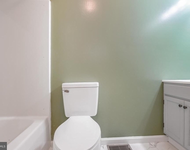10521 Roosevelt Drive - Photo Thumbnail 14