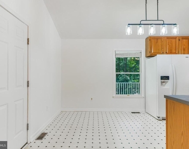 10521 Roosevelt Drive - Photo Thumbnail 9