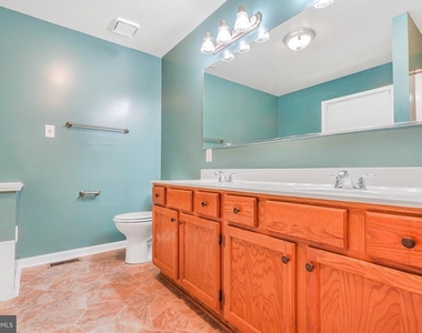 10521 Roosevelt Drive - Photo Thumbnail 22