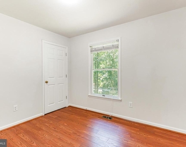 10521 Roosevelt Drive - Photo Thumbnail 18