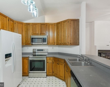 10521 Roosevelt Drive - Photo Thumbnail 11