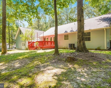10521 Roosevelt Drive - Photo Thumbnail 3