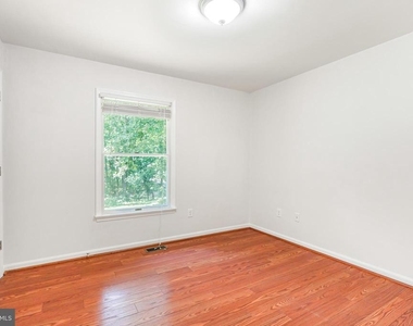 10521 Roosevelt Drive - Photo Thumbnail 17