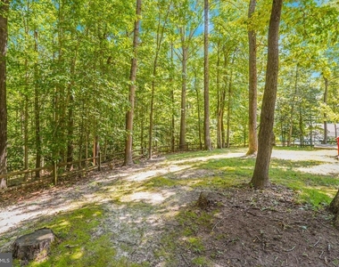 10521 Roosevelt Drive - Photo Thumbnail 2