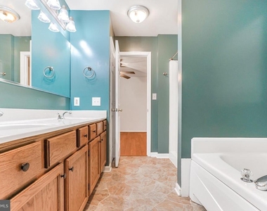 10521 Roosevelt Drive - Photo Thumbnail 24
