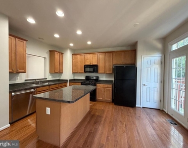 5669 Faircloth Court - Photo Thumbnail 9