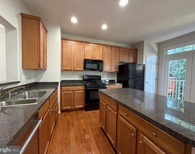 5669 Faircloth Court - Photo Thumbnail 10