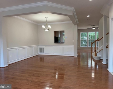5669 Faircloth Court - Photo Thumbnail 4