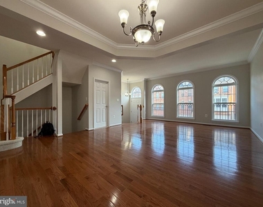 5669 Faircloth Court - Photo Thumbnail 2