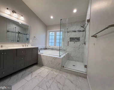 5669 Faircloth Court - Photo Thumbnail 14